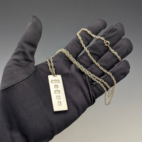 1977年 英国ヴィンテージ 純銀インゴットペンダント 1トロイオンス 純銀チェーン付